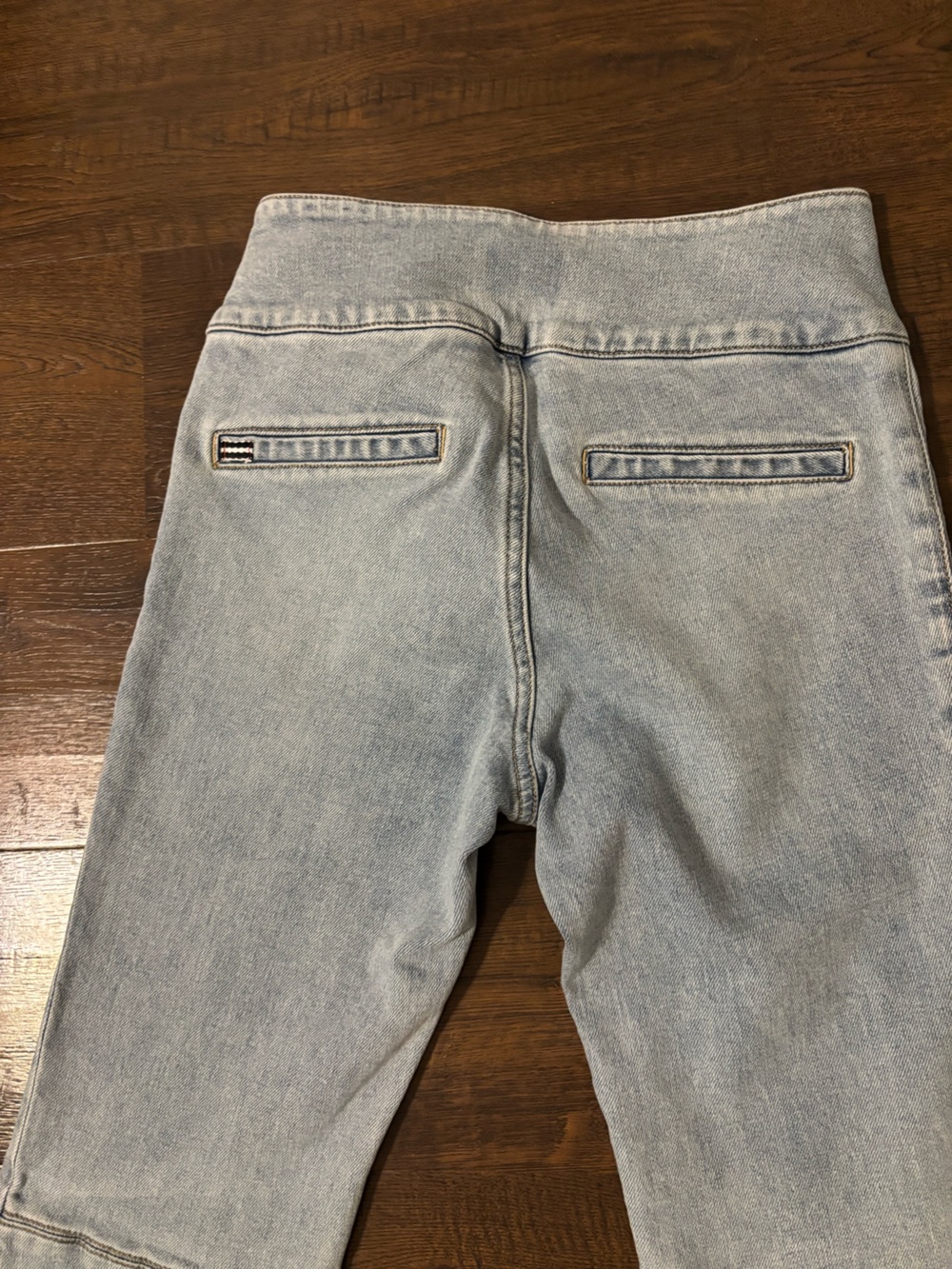 Alice + Olivia Hot Mid Rise Jeans - Picture 12 of 13